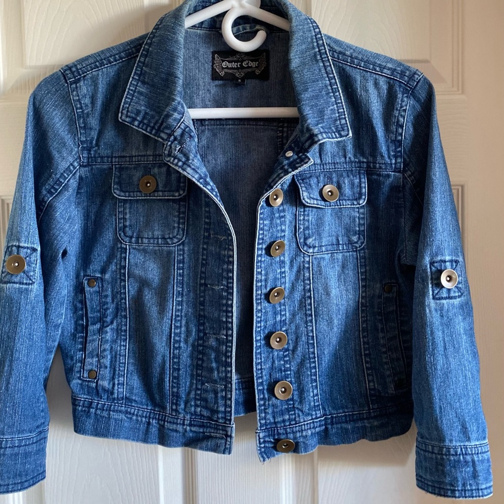 Cute & Comfy Light Denim Jacket ideal for Spring, Summer & Fall!